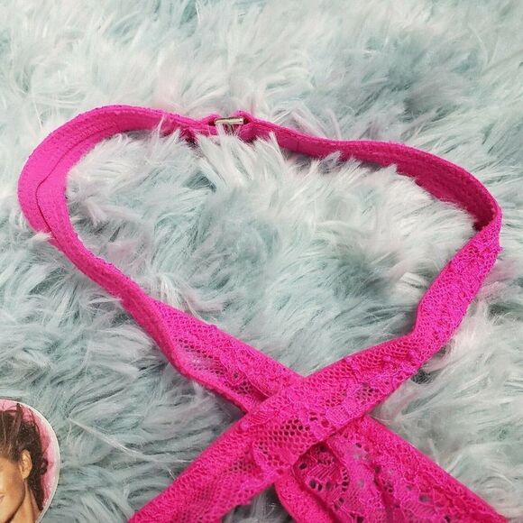 Victoria's Secrets Redย Hot Pink Fish Net Unlined Demi BraโSizeโ32โD - Picture 4 of 6